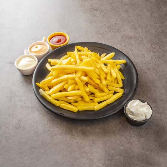 صحن بطاطا وسط