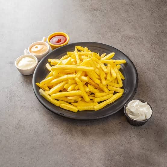صحن بطاطا وسط